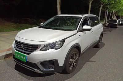 Peugeot 5008 · 2017 год
