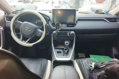 Toyota RAV4 2021, 36000 км, за 101242.16 CNY - фото 9