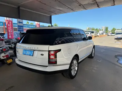 Land Rover Range Rover 2017, 140000 км, за 388000 CNY