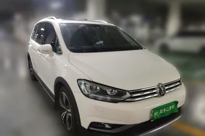 Volkswagen Touran 2021, 83100 км, за 77893.64 CNY - фото 3