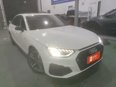 Audi A4L 2022, 88000 км, за 122800 CNY