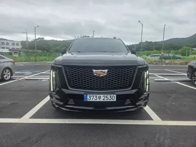 Cadillac Escalade · 2025 год