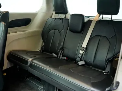 Chrysler Grand Voyager PHEV (Import) 2020, 125000 км, за 109800 CNY - фото 6