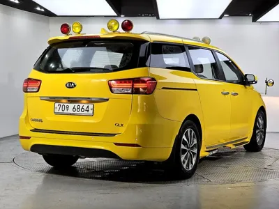 Kia Canival 2015, 121620 км, за 7500000 KRW - фото 4
