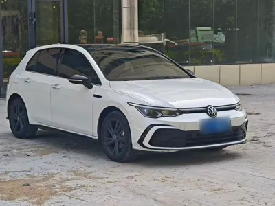 Volkswagen Golf 2021, 100300 км, за 93590.4 CNY