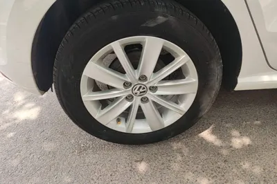 Volkswagen Polo 2018, 84400 км, за 50680.61 CNY - фото 10