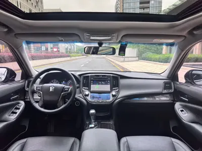 Toyota Crown 2017, 69000 км, за 145800 CNY - фото 8
