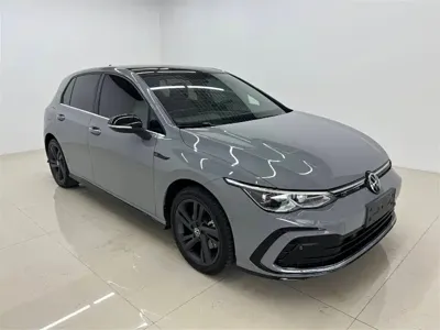 Volkswagen Golf 2023, 70000 км, за 118800 CNY