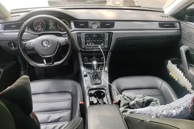 Volkswagen Passat 2017, 70000 км, за 59341.07 CNY - фото 10