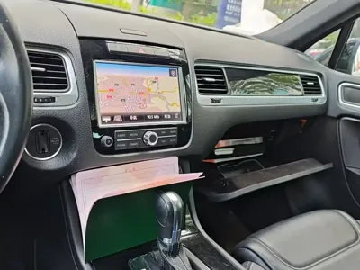 Volkswagen Touareg 2014, 120000 км, за 88800 CNY