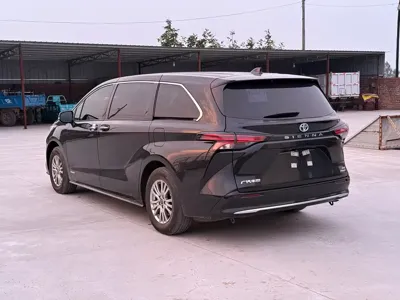 Toyota Sienna 2026, 5000 км, за 248000 CNY - фото 10