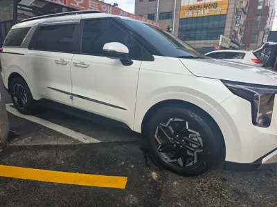 Kia Canival 2025, 14400 км, за 37890000 KRW
