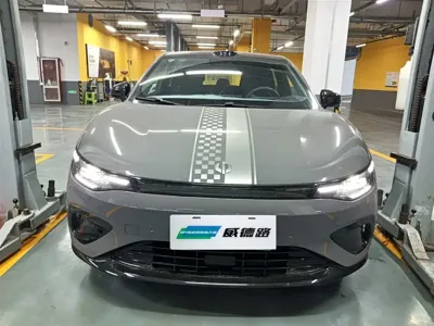 Leapmotor 零跑Lafa5 2025, 11500 км, за 93500 CNY