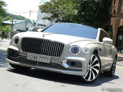 Bentley Flying Spur 2023, 14000 км, за 269800000 KRW - фото 5