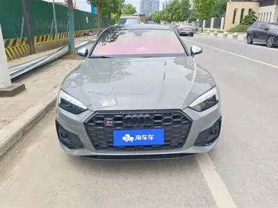 Audi S5 2021, 94100 км, за 233500 CNY
