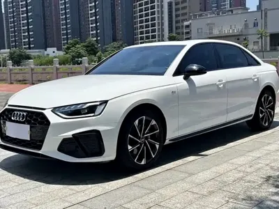 Audi A4L · 2022 год