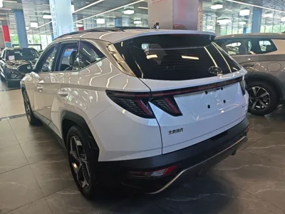 Hyundai Tucson 2023, 16100 км, за 114408.61 CNY