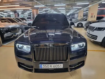Rolls-Royce Cullinan 2021, 64000 км, за 379990000 KRW