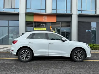 Audi Q3 2021, 72000 км, за 86800 CNY