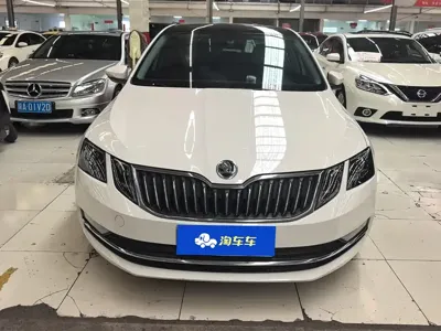 Skoda Octavia 2021, 70000 км, за 52300 CNY