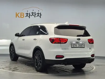 Kia Sorento 2018, 84408 км, за 23000000 KRW