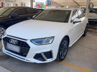 Audi A4L · 2022 год