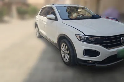 Volkswagen T-Roc 2020, 98000 км, за 66796.02 CNY