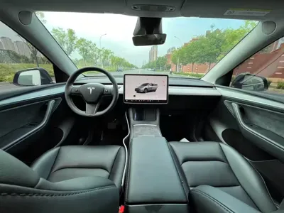 Tesla Model Y 2025, 27000 км, за 175799 CNY
