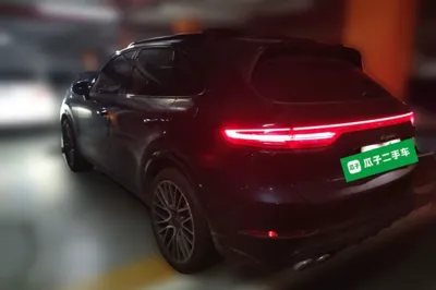 Porsche Cayenne E-Hybrid 2022, 109800 км, за 369938.69 CNY