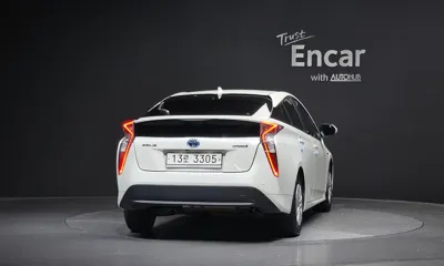 Toyota Prius 2017, 77402 км, за 14000000 KRW