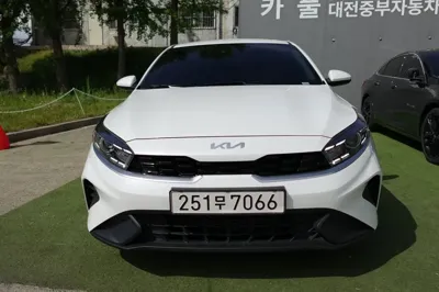 Kia K3 · 2022 год