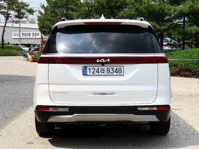 Kia Canival 2023, 58098 км, за 32000000 KRW