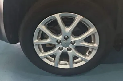 Jeep Cherokee 2017, 70200 км, за 52419.14 CNY - фото 11
