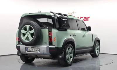 Land Rover Defender 2023, 64910 км, за 78500000 KRW