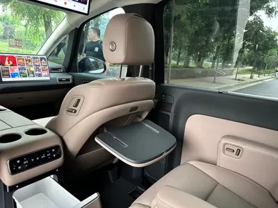Li Auto Li MEGA 2025, 10000 км, за 396800 CNY - фото 11
