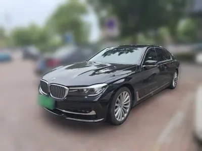 BMW 7 Series · 2018 год