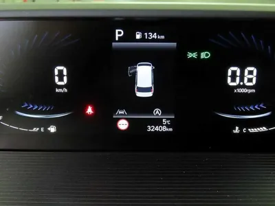 Hyundai Staria 2023, 32417 км, за 38000000 KRW - фото 9