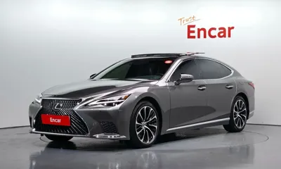 Lexus LS · 2023 год