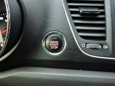 Kia Canival 2017, 127524 км, за 9000000 KRW - фото 16