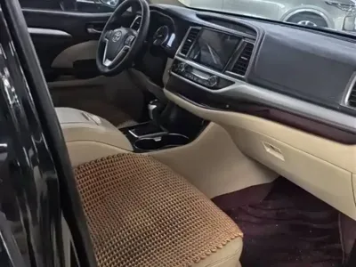 Toyota Highlander 2016, 120000 км, за 88000 CNY