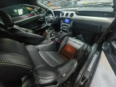 Ford Mustang 2021, 68000 км, за 146600 CNY