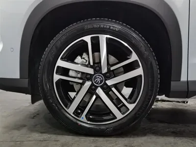 BYD L DM-i 2025, 9600 км, за 99800 CNY - фото 17