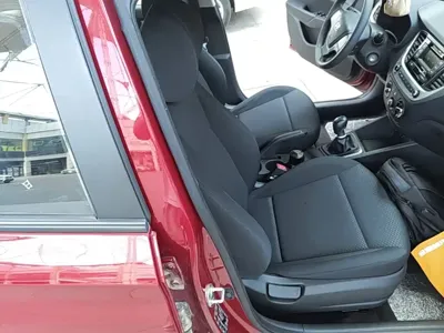 Hyundai Verna RV 2018, 68500 км, за 18100 CNY - фото 25