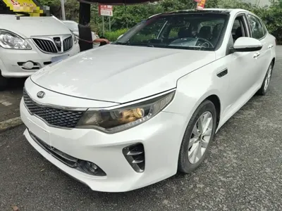 Kia K5 · 2016 год