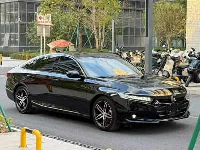 Honda Accord 2023, 30000 км, за 105800 CNY