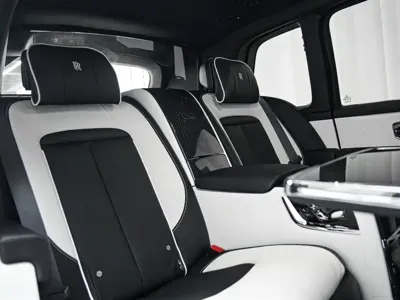 Rolls-Royce Cullinan 2023, 11000 км, за 5890000 CNY - фото 13