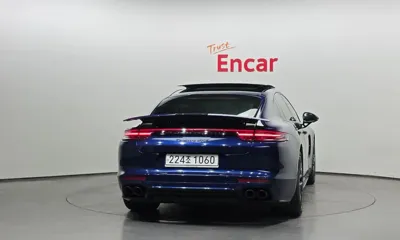 Porsche Panamera 2020, 19647 км, за 999990000 KRW