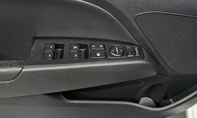 Hyundai Avante 2018, 139147 км, за 8800000 KRW - фото 18