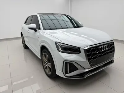 Audi Q2L 2022, 13000 км, за 139800 CNY