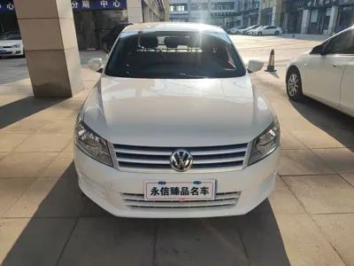 Volkswagen Santana 2016, 120000 км, за 18800 CNY